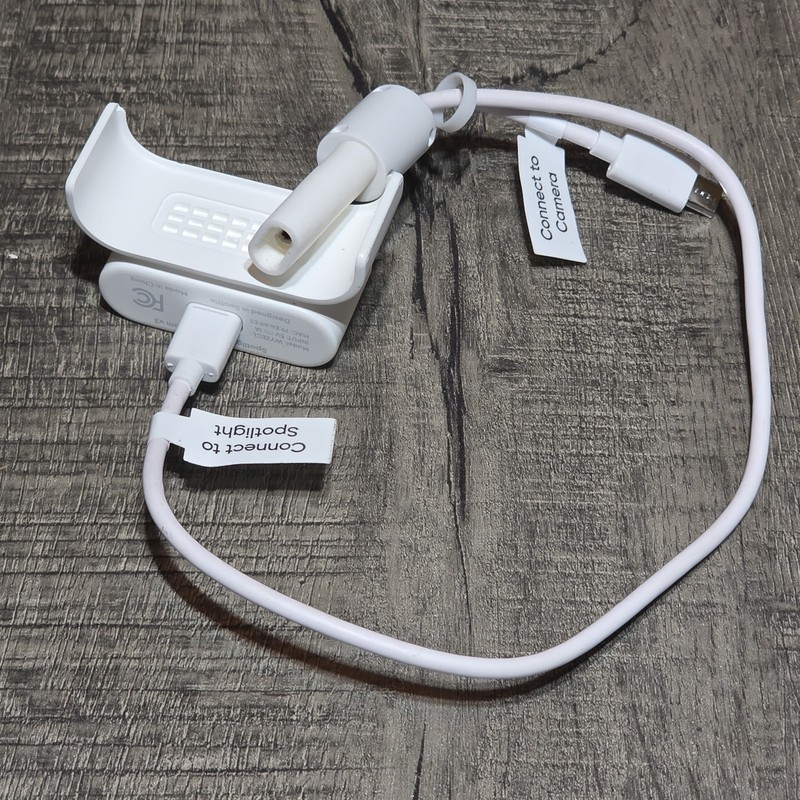 3 Pack +1 Wyze Cam v3 Spotlight Kit WYZECL With USB Cable gallery