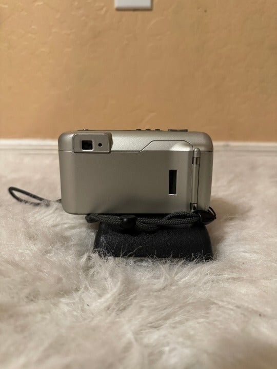 Minolta 110 Zoom Date Silver 38-110mm Point & Shoot 35 mm Film Camera gallery