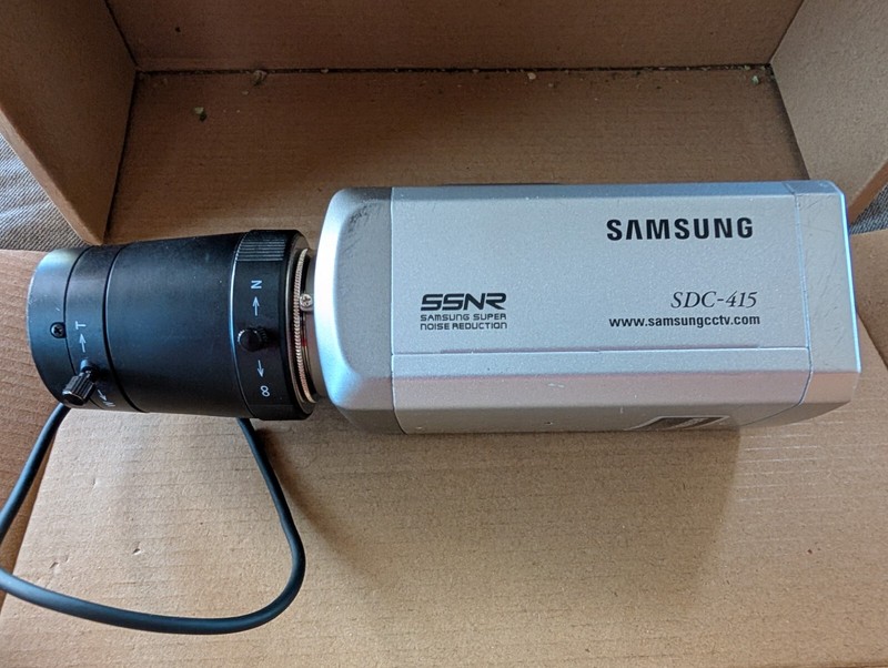 Samsung SDC-415 CCTV Color Day & Night Camera w/ computar 5-50mm 1:1.3 1/3″ CS