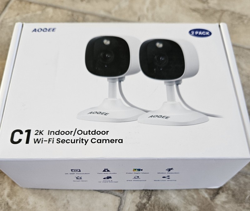 2 INDOOR OUTDOOR WIFI SECURITY CAMERAS AOGEE 2 PACK