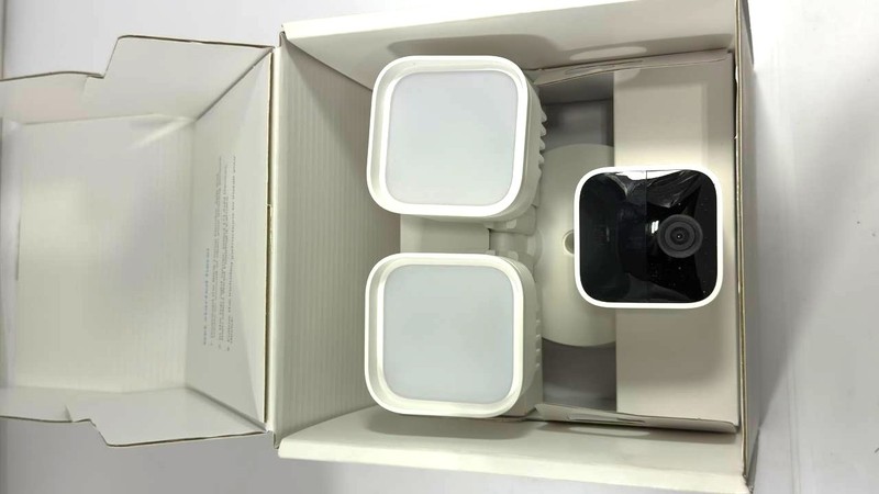 Blink Outdoor Wired 1080p Security Camera with Floodlight - White (AS-IS) B0B5VL gallery