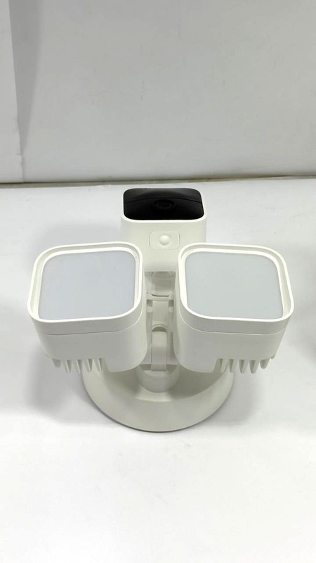 Blink Wired Floodlight Camera Mini 2 Camera Weather Resistant 13' (AS IS) Power gallery