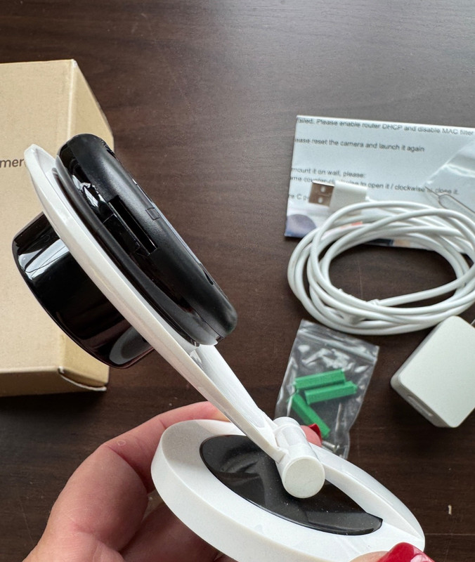 Smart link Wifi IP HD Camera HD Night-Motion Detection-Speech-Adjustable Tilt gallery