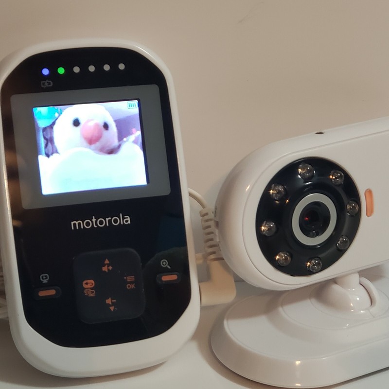 Motorola MBP18 Digital Video Baby Monitor Camera and Portable Receiver w/ Sound gallery