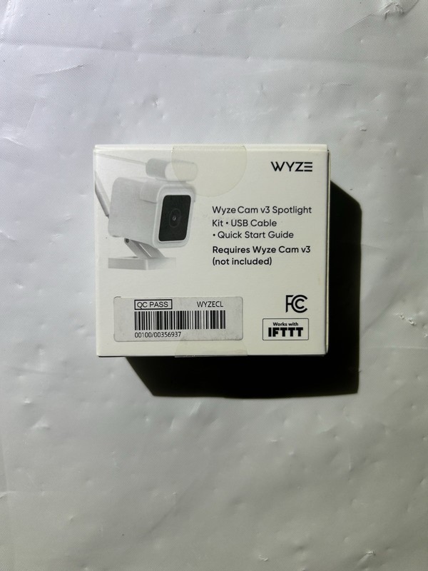 Wyze Cam v3 Spotlight Kit- WYZEC1 w/ USB Cable gallery