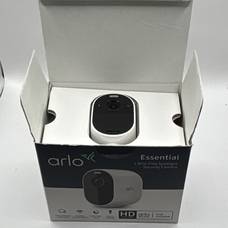 Arlo Essential Spotlight Wire-Free Color Night Vision Wi-Fi 1080p Camera VMC2030