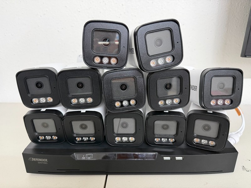 Defender AI POWERED Sentinel 4K 16Ch NVR PoE 12 Camera 4TB Security System USED