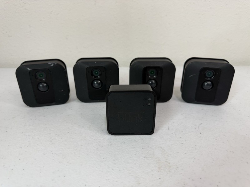 Blink Camera 4pk Model BCM00600U W/Sync Module Untested