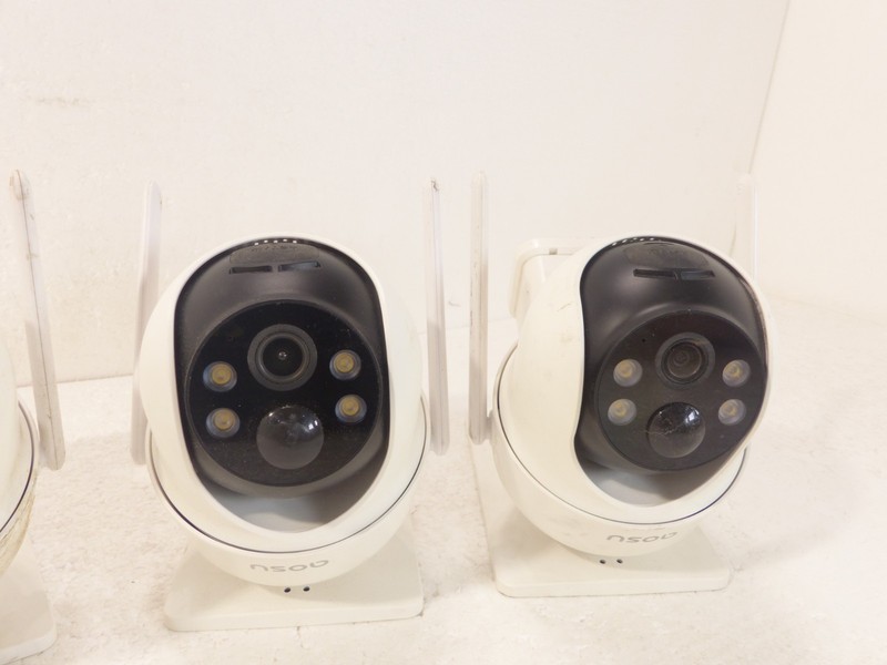 Aosu Solar Powered Wireless Security Camera Kit x4 Cameras & Home Base UNTESTED gallery