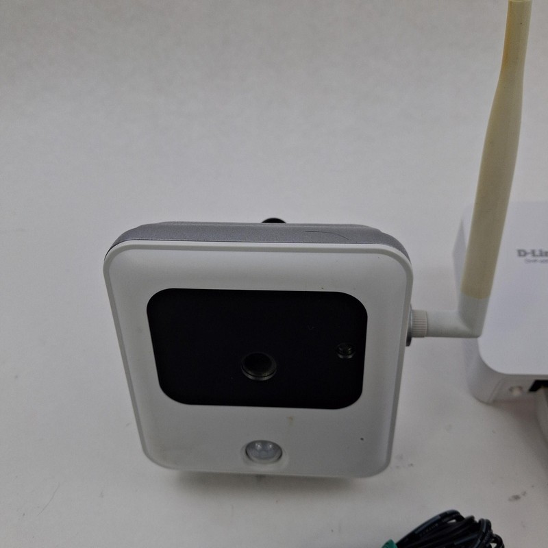 ADT OC810-ADT Wi-Fi Outdoor Surveillance Camera D-Link DHP-600AV White Kit gallery