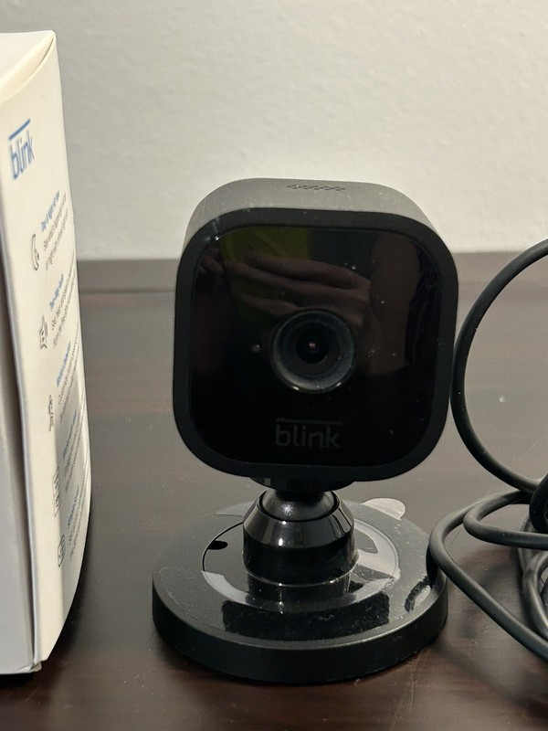 Blink Mini Indoor 1080p Wi-Fi Security Camera BCM00300UB - Black gallery