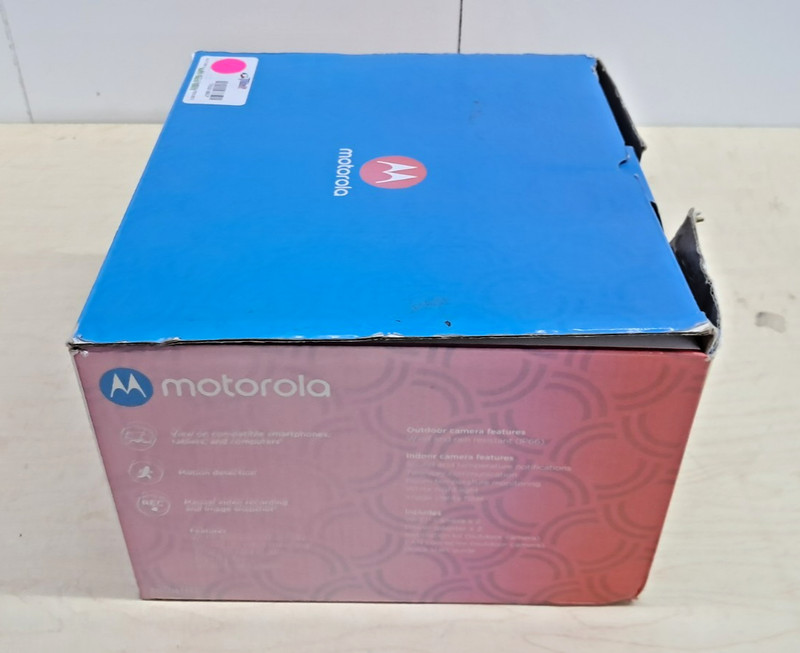 Motorola Outdoor/Indoor Camera FOCUS7268 (OPEN BOX) gallery