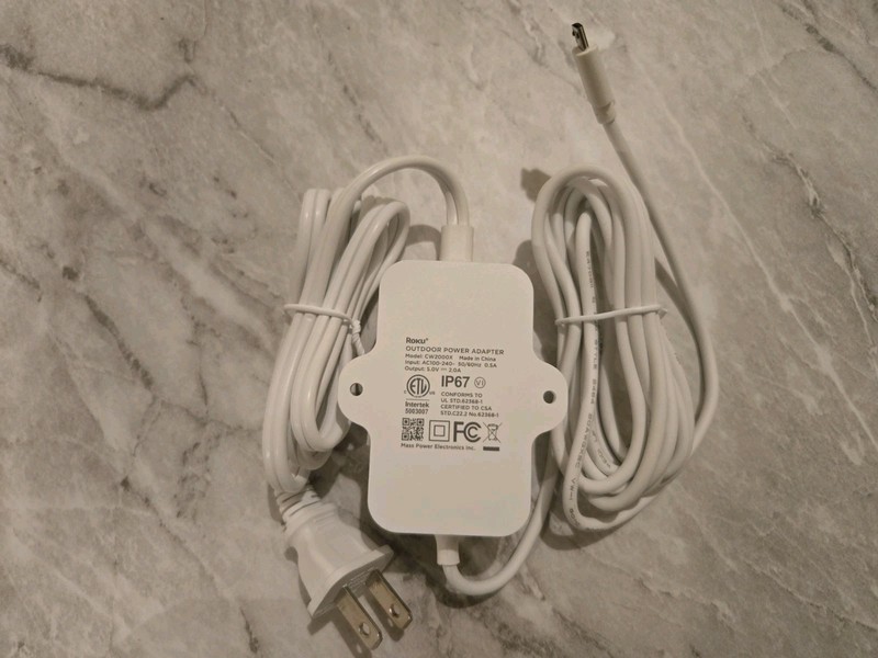 Roku Outdoor Wired Camera SE With 12.5FT Power Adapter Security Camera CW2005 gallery