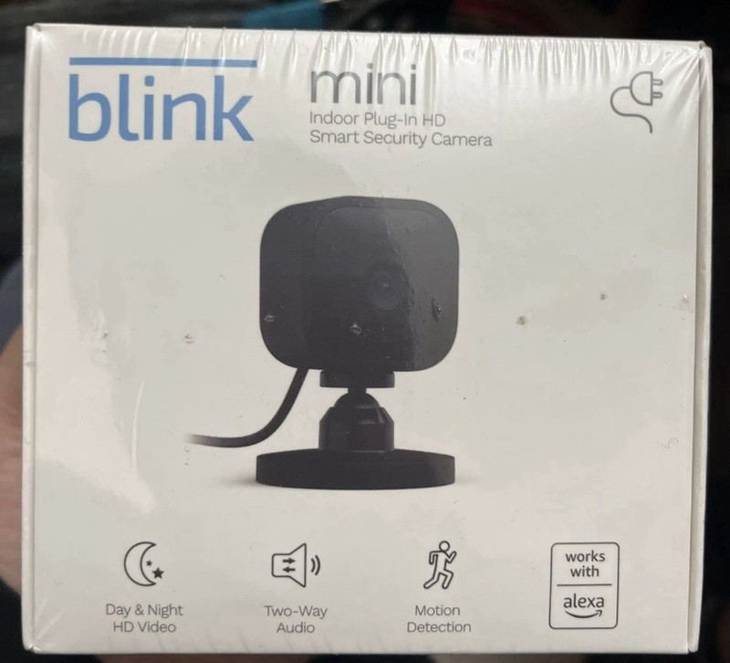 Blink – Mini Indoor Plug-in HD 1080P Smart Security Camera – Black