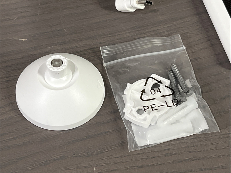 Arlo Essentials Add On 2K SecurityCamera, VMC3050, w/Solar Panel VMA6600 gallery