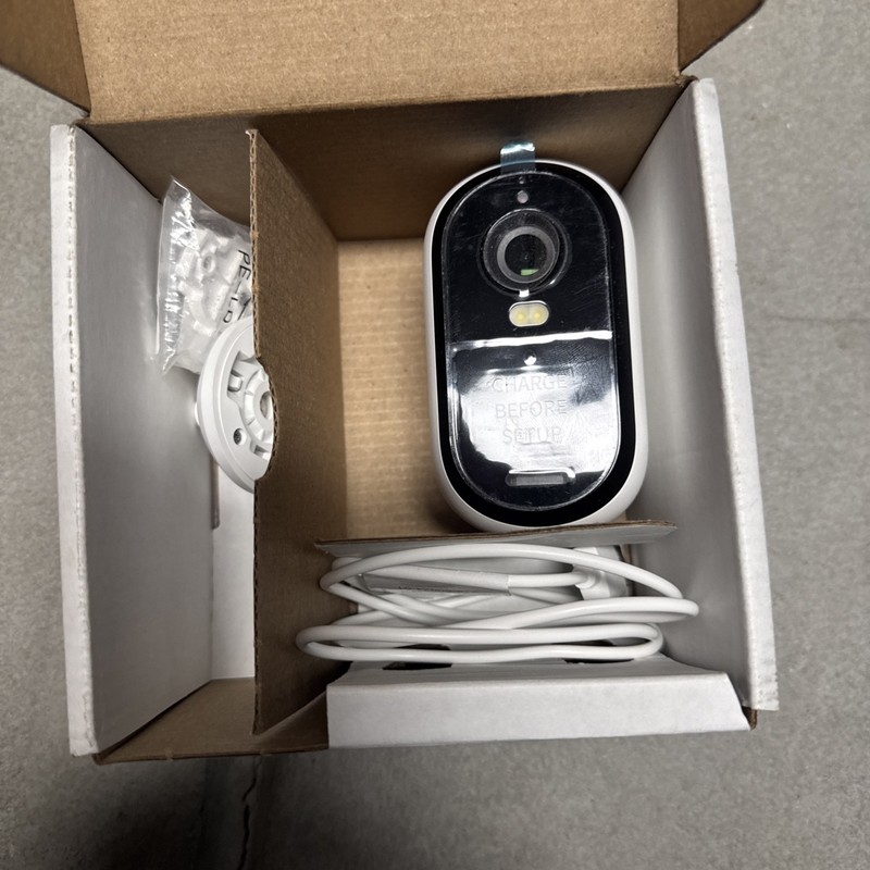 Arlo Essential Outdoor Camera 2nd Generation White VMC2050 - Used gallery