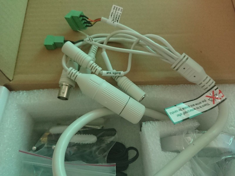 Hunt HLC-7BKDS Bullet IP Camera 2MP, 2.8-12mm, 40M IR T-WDR, IP68, IK10 Wifi P2P gallery