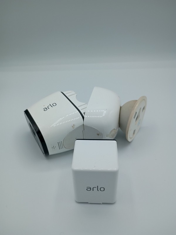 Netgear Arlo Pro 1080p HD Security Camera White VMC4030 w/ Battery and Mount gallery
