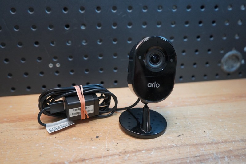 (E) Arlo Essential VMC2040 Indoor Security Camera – Black