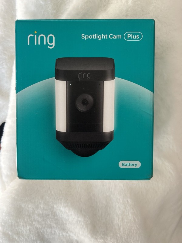 Ring Spotlight Cam Plus Battery in black, With motion-activated LED spotlights
