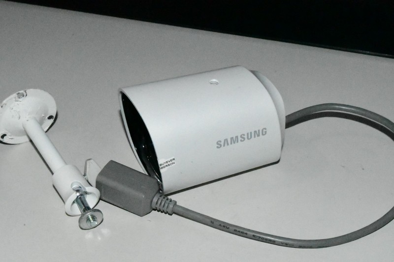 Samsung SEB-1005R Bullet Camera POE Camera Waterproof Digital Color W STAND W5C5 gallery