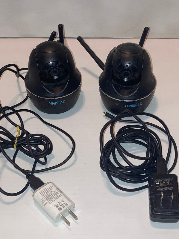 2 Reolink C1 Pro Black Indoor Wireless Security Cameras with Cables For Parts