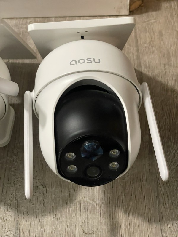 AOSU Security Cameras Outdoor Wireless 4 Cam Kit Solar Powered w/ 4 Extra Panels gallery