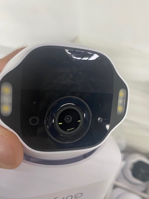 eufy SoloCam E42 HD 4K Solar Wireless Security Camera Outdoor Strobe Light AI gallery