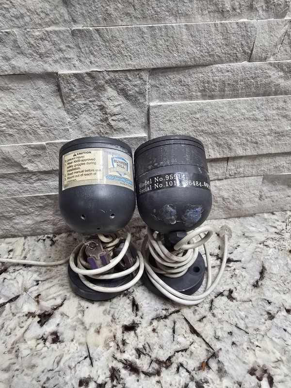 Bunker Hill 95914 Pair of 2 Security Cameras Color Untested As Is gallery