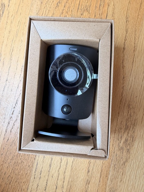 SimpliSafe SimpliCam SSCM2 1080p Wi-Fi Indoor IP Security Camera Black gallery