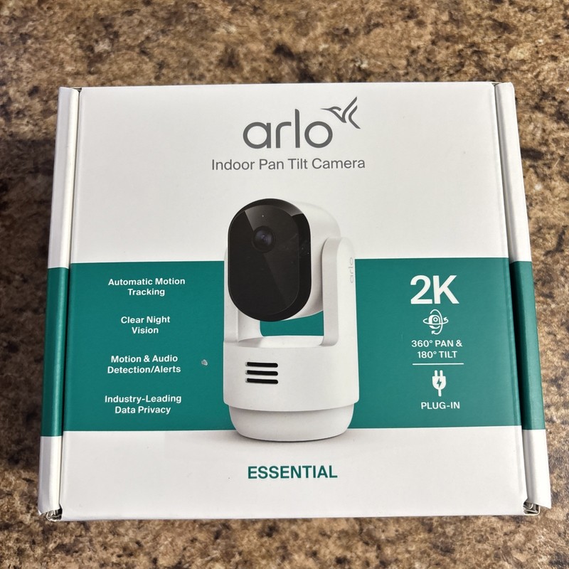 Arlo Indoor Pan Tilt Pet Camera 2K 360 Degree Pan 180 Tilt Plug In (BRAND NEW)