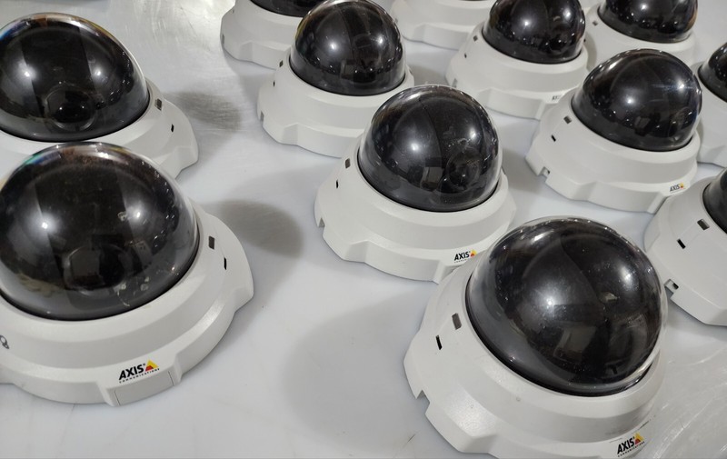 Axis 216FD Indoor Fixed Dome Camera 2.8-10mm Lens with 2-WAY Audio Lot of 14 gallery