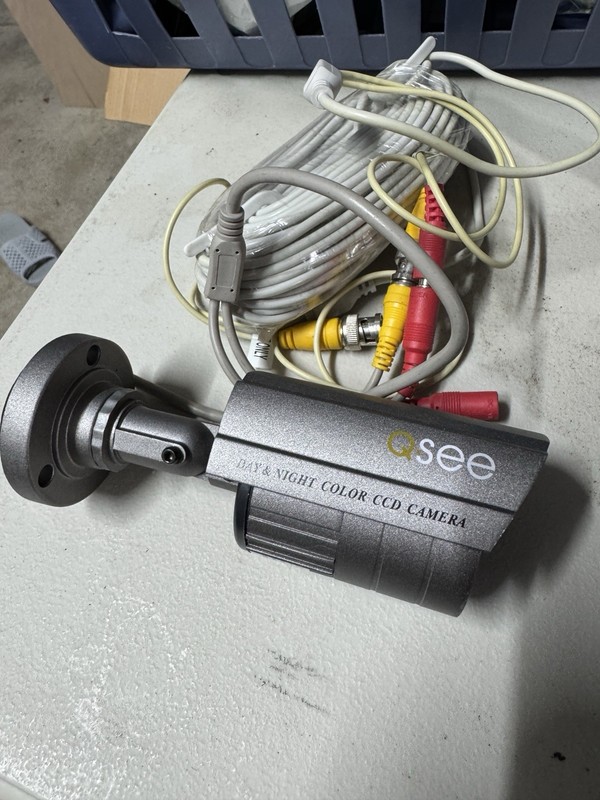 Q See Day & Night Color Security Camera QSDS14273W gallery