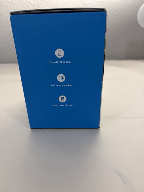 Ring Battery Doorbell y una Ring Indoor Cam. gallery