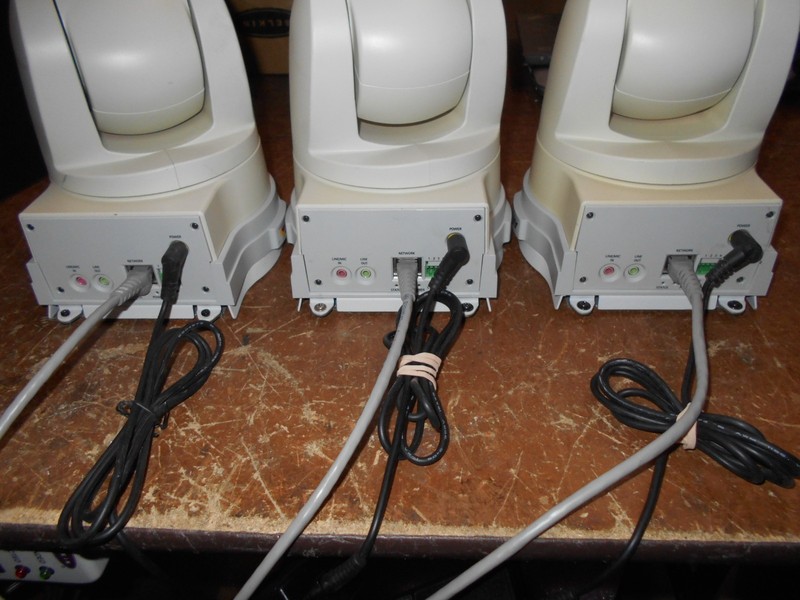 Lot of 3 Axis 214 PTZ Network Cameras – good condition – 60Hz gallery