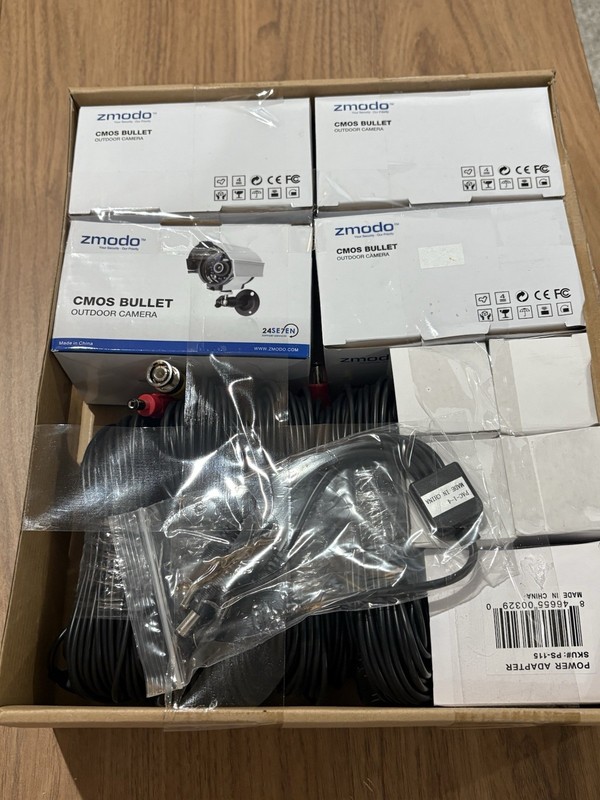 Zmodo H.264 DVR Surveillance System 4 CMOS Bullet Cameras Complete Kit NOS gallery