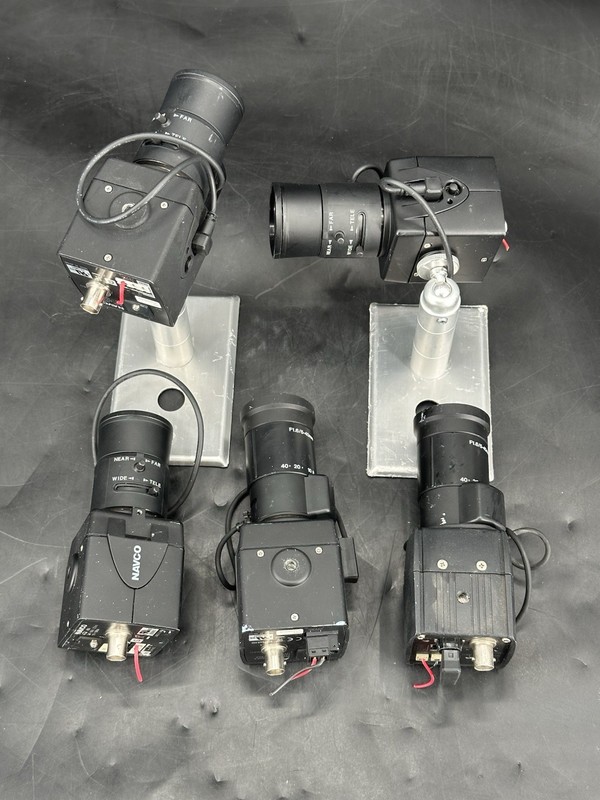 Lot 5 Pelco CCC1380UH-6 Security Color Camera W/ 5-40mm 540TVL OSD 12VDC 24VAC gallery
