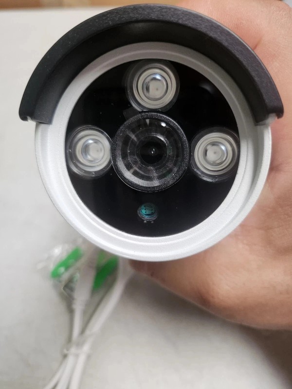 Indoor/Outdoor Wireless CCTV Security Camera 720P HD gallery