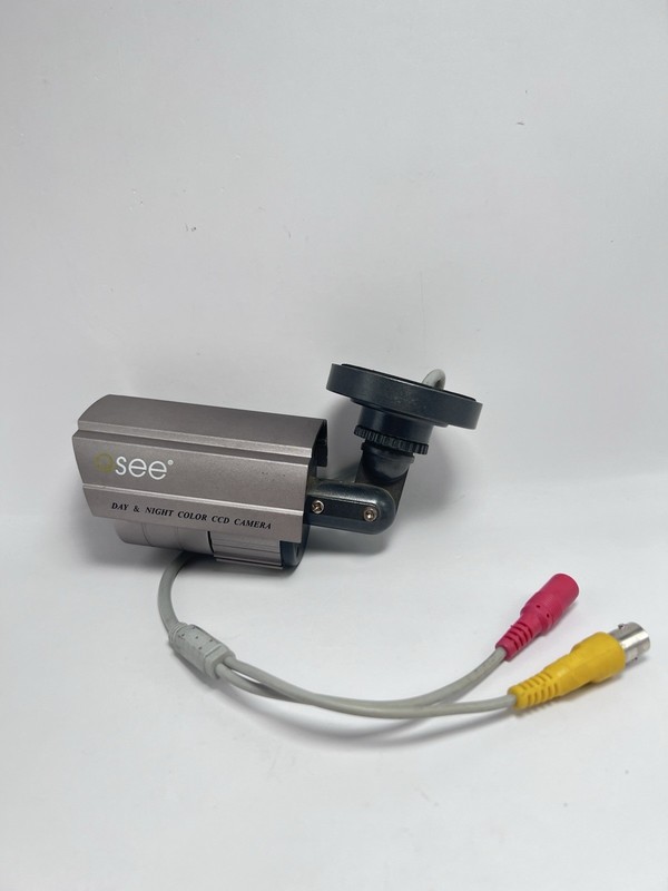 Q-See QSDS14273W 420 TV Lines MAX Resolution BNC Surveillance Camera – Untested