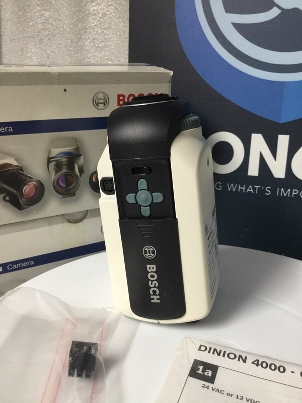 Bosch VBC-4075-C21 Security Color Camera W/720TVL High Res. 3.5-8mm Bracket NEW! gallery