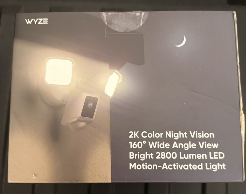 Wyze Cam Floodlight v2 2K HD Color Night Vision Motion Activated Open Box gallery