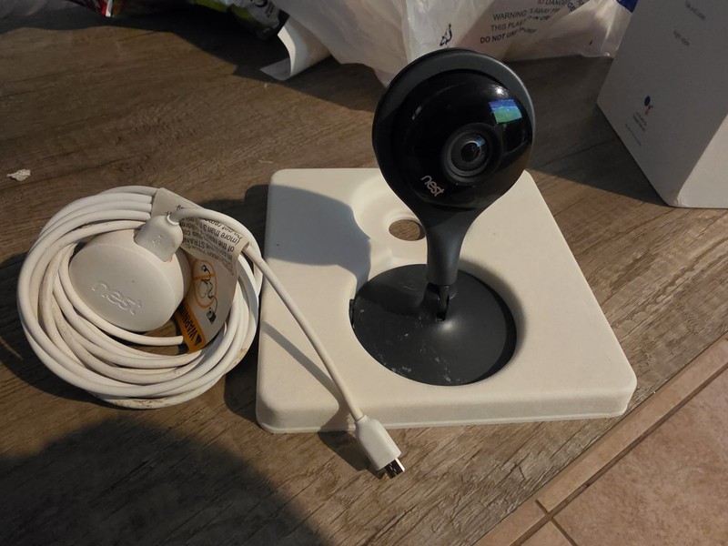 Nest Cam Indoor 1080p Wired Plug-In Wi-Fi IP Security Camera Black w/ Stand gallery