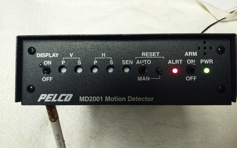 (NEW) PELCO MD 2001 MOTION DETECTOR w/ 12VAC POWER SUPPLY