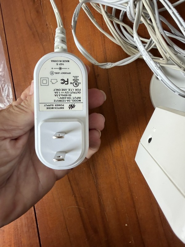 VIVINT SINGLE ADC-V520IR INDOOR WIRELESS SECURITY CAMERA ALARM.COM. gallery