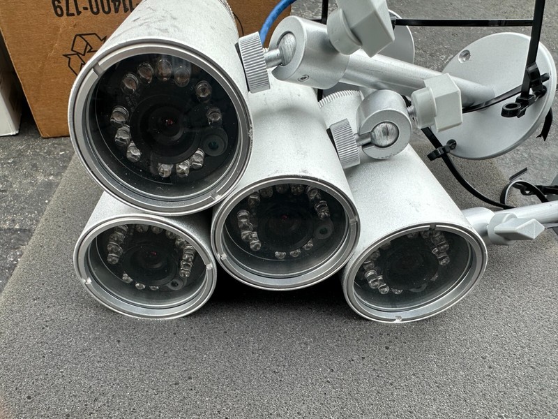VIVOTEK IP Surveillance IP7330 NETWORK BULLET CAMERA Lot Of 4-30 Day Money Back gallery