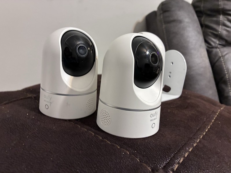 3 Eufy Security Indoor Cam Pan & Tilt 2K Cameras + Mounting Brackets – Tested gallery