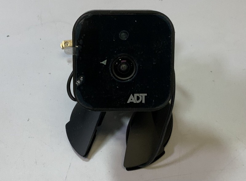 ADT RC8326-V2 Wireless 720p HD Network Camera w/ Power Adapter (72482025) L3B
