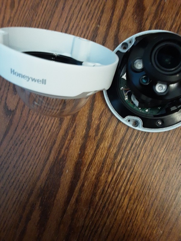 Honeywell H4W4PER2V 4MP IR Rugged Mini Dome Camera (For Parts) gallery