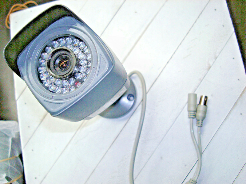Q-See Security Camera QD6508B-4H w/ 36 LEDs & 60 ft. BNC Cable gallery