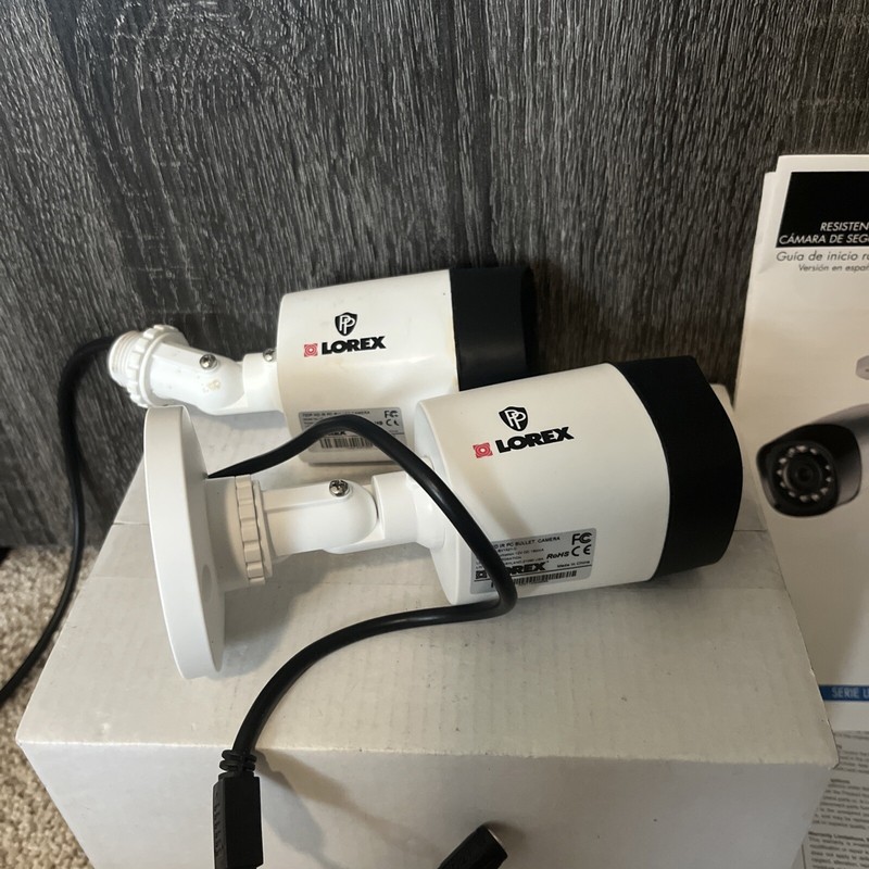 Lorex LBV2521/P HD 1080p Indoor/Outdoor Security Camera Lot Of 2 gallery